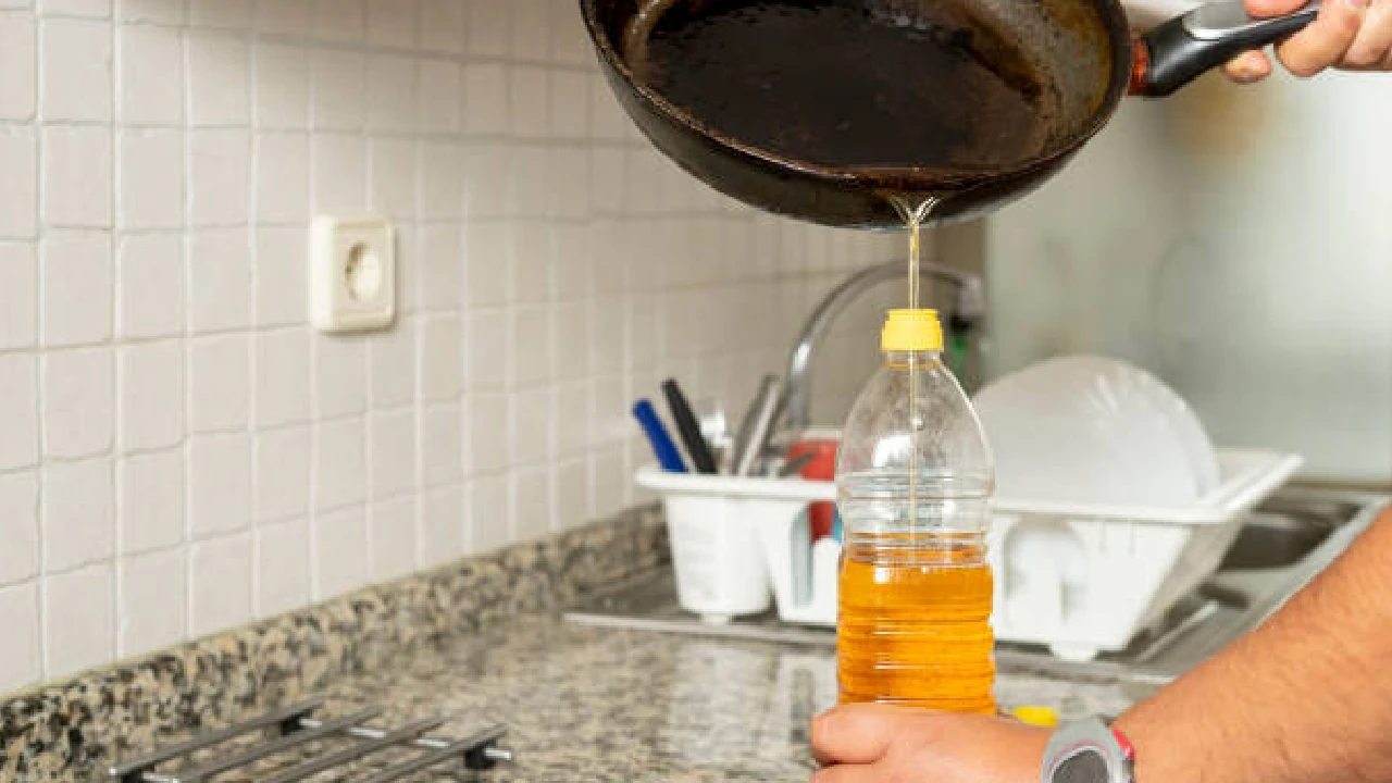 campaña-laceja-evitar-verter-aceites-alcantarillas1
